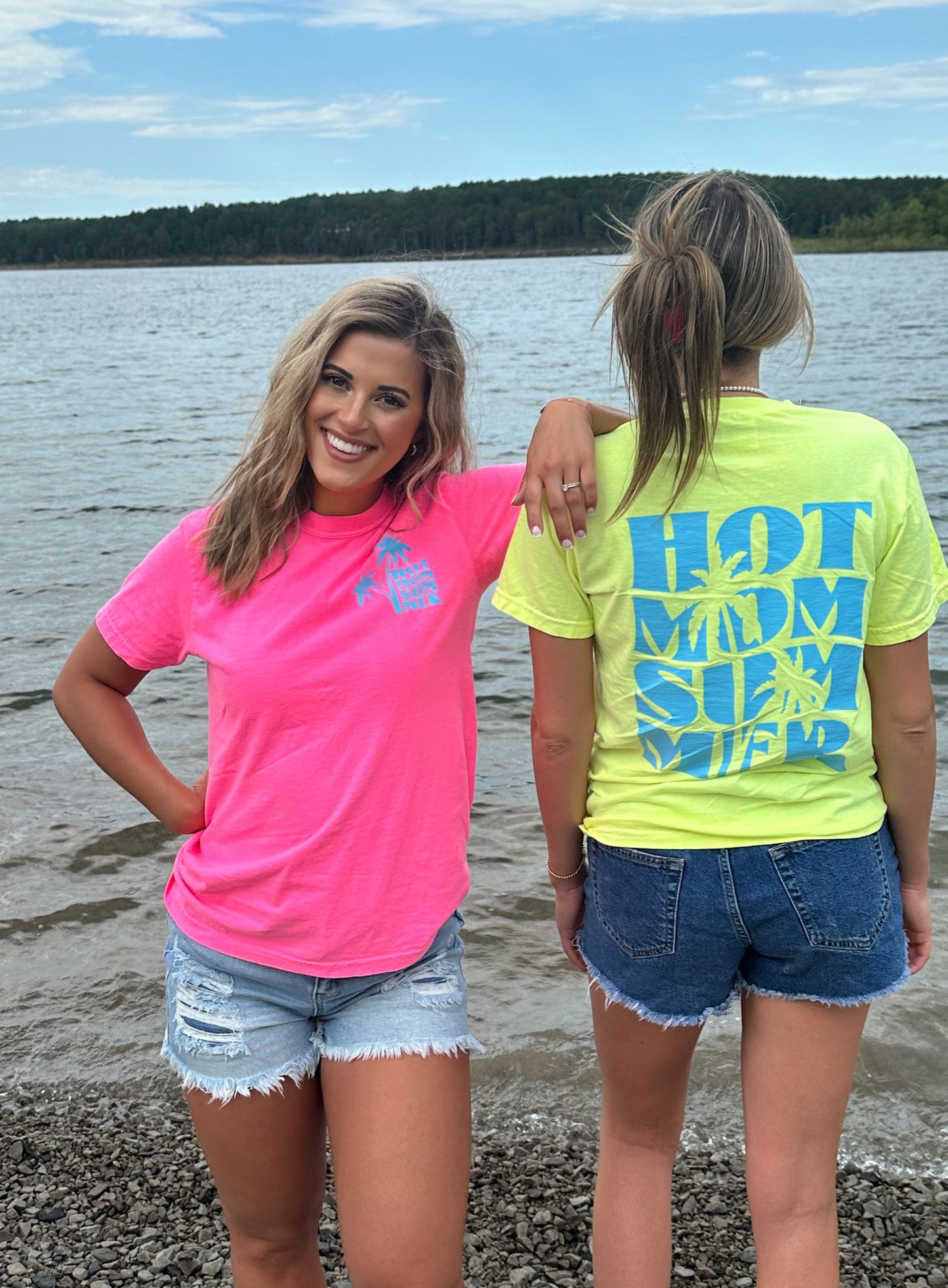 HOT MOM SUMMER TEE