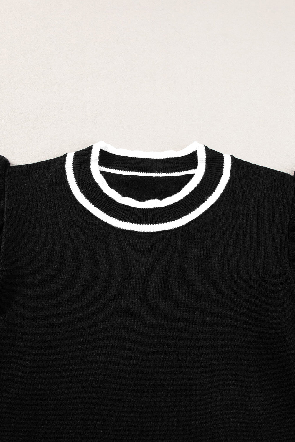 Black Edge Piping Ruffled Sleeve Round Neck Knit T Shirt